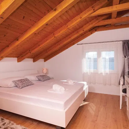 Holiday home Lovely In Stanici With Outdoor Swimming Pool